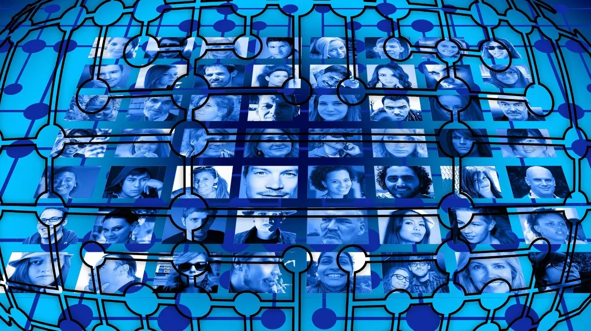 Elenco professioni RC Professionale: mosaico di categorie professionali italiane regolamentate e non regolamentate