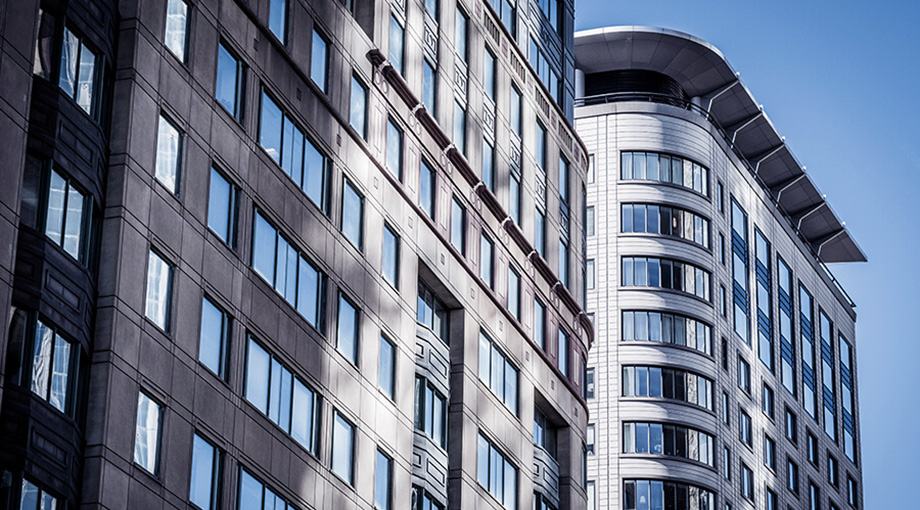 Specializzazione: Risk Management - palazzi moderni
